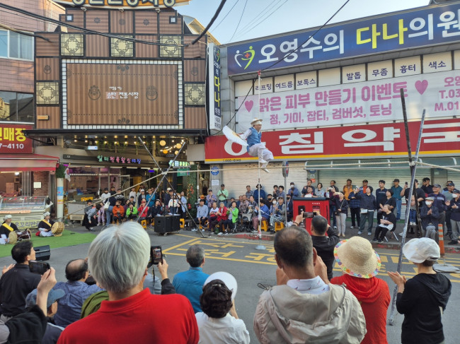 평택 송탄시장, 구이축제 '시즌2' 전통공연 호응