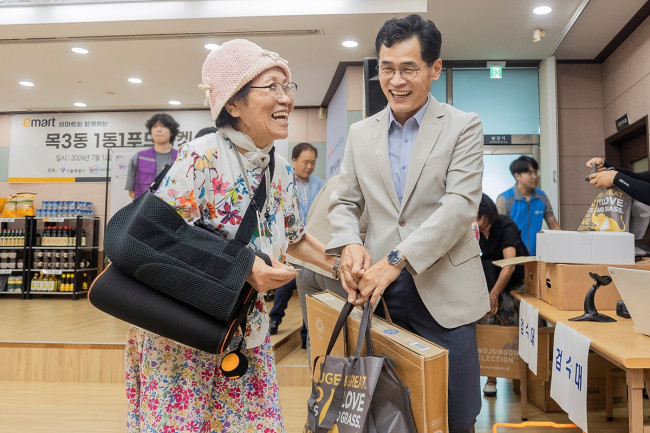 양천구, 전국최초 식품기부 릴레이 통했다…푸드뱅크 평가 서울시 1위