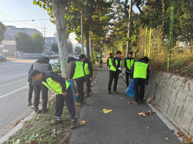 안산시, 올해 산단 환경정화 청정챌린지 마무리…18톤 쓰레기 수거 성과