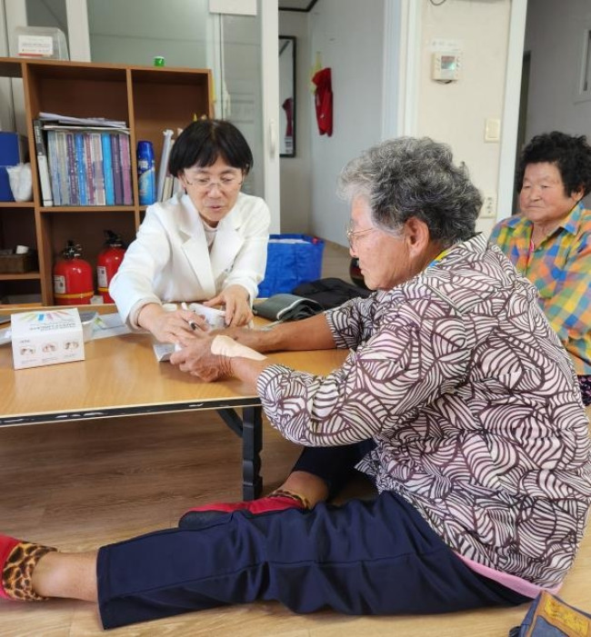 보은군보건소, 경로당 주치의 방문의료서비스로 군민 건강 지켜요